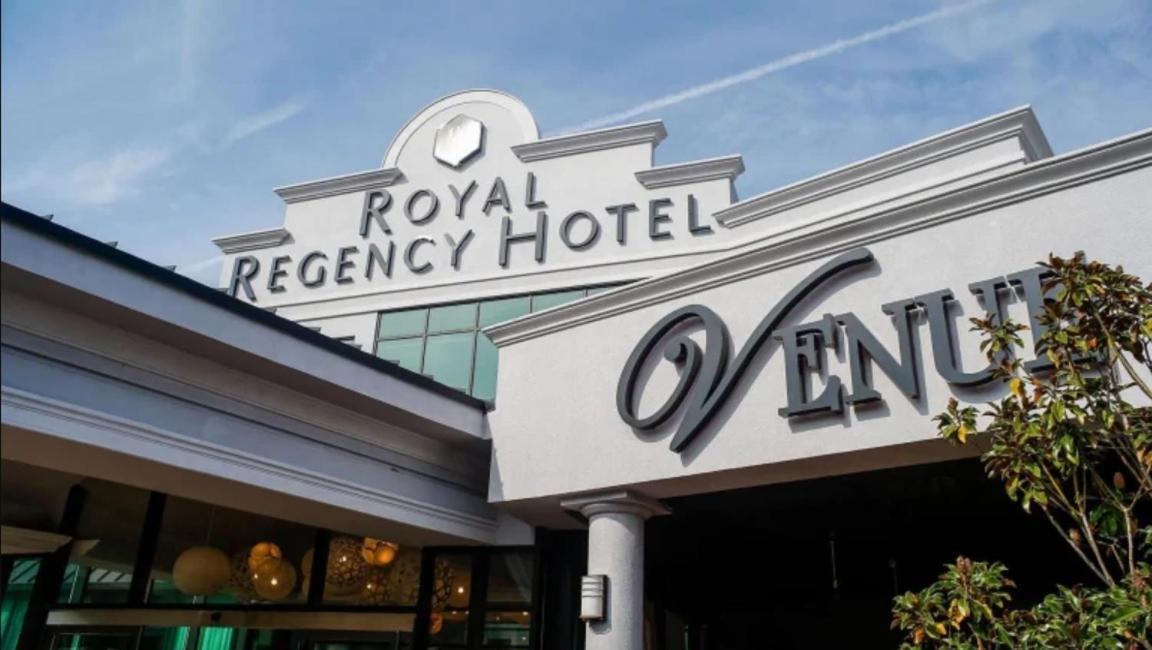 The Royal Regency Hotel Yonkers Exterior photo